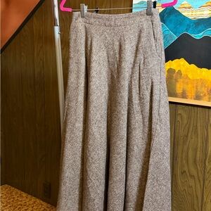 Stylish midi skirt in brown